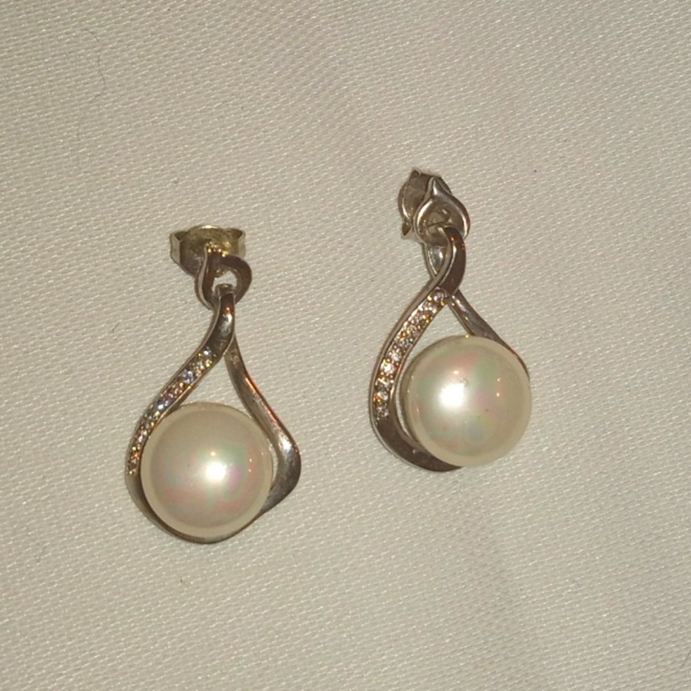 NWOT Sterling Silver and cubic zirconia Earrings